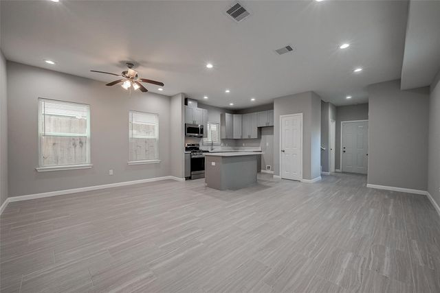 4741 Bricker St, Houston, TX 77033