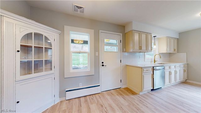 124 Stardust Drive, Wintersville, OH 43953