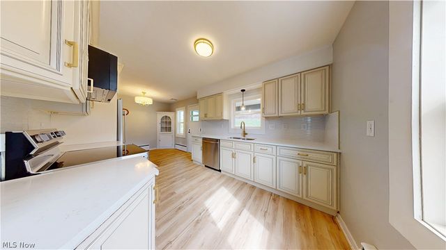 124 Stardust Drive, Wintersville, OH 43953