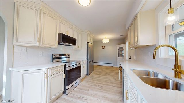 124 Stardust Drive, Wintersville, OH 43953