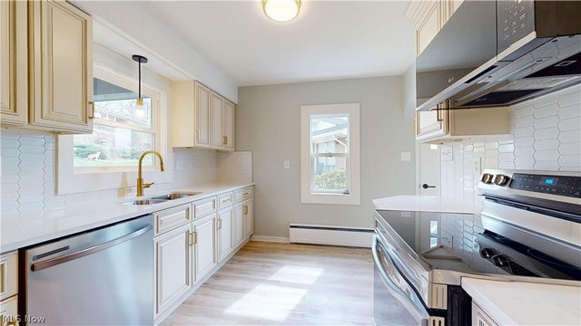 124 Stardust Drive, Wintersville, OH 43953