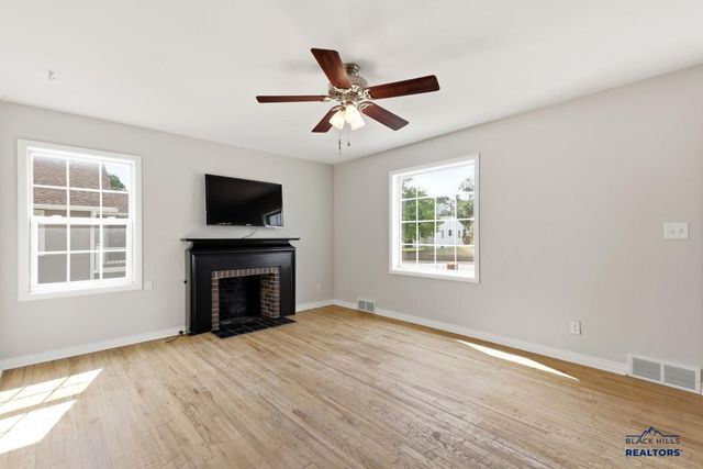 530 ST CHARLES, Rapid City, SD 57701
