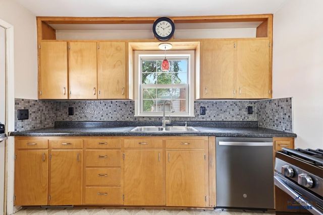 530 ST CHARLES, Rapid City, SD 57701