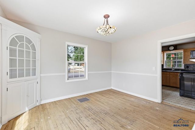 530 ST CHARLES, Rapid City, SD 57701