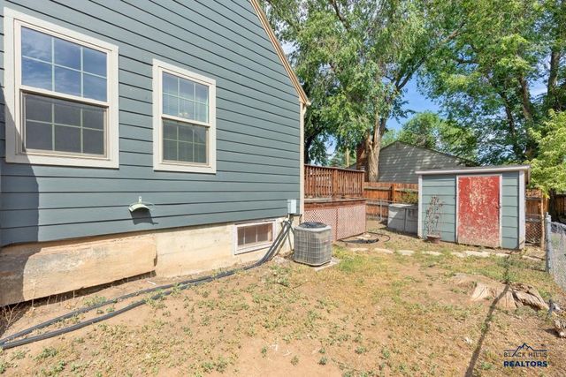 530 ST CHARLES, Rapid City, SD 57701