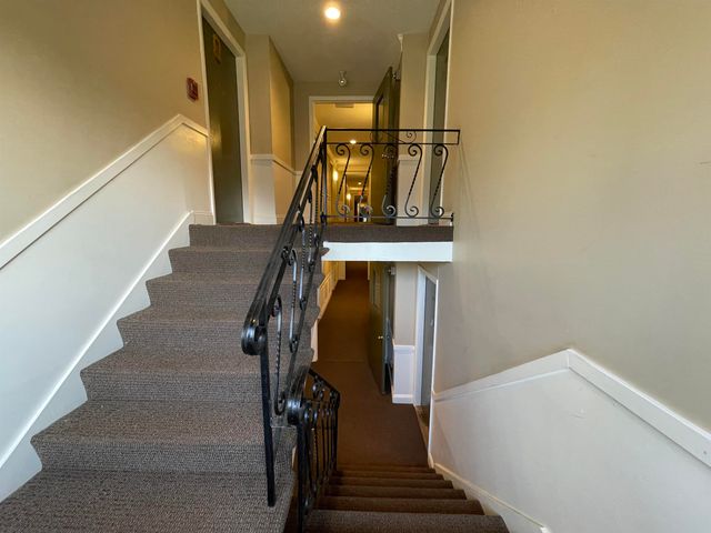124 Mammoth Rd Apt 21, Hooksett, NH 03106