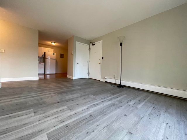 124 Mammoth Rd Apt 21, Hooksett, NH 03106