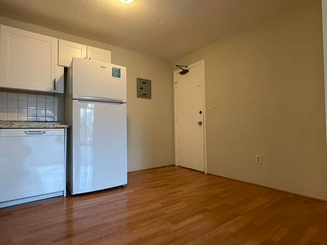 124 Mammoth Rd Apt 21, Hooksett, NH 03106