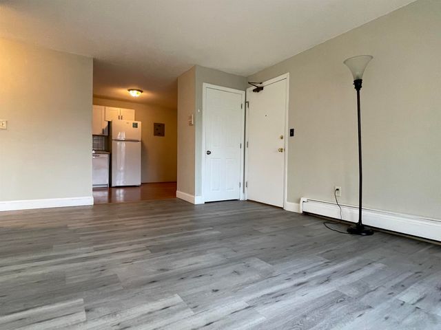124 Mammoth Rd Apt 21, Hooksett, NH 03106