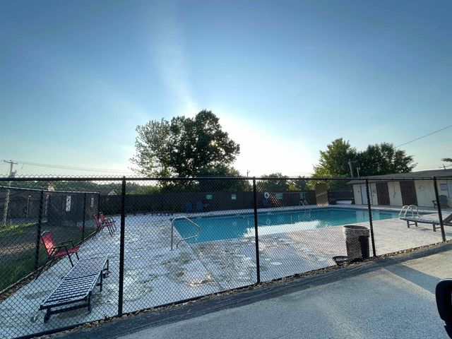 124 Mammoth Rd Apt 21, Hooksett, NH 03106