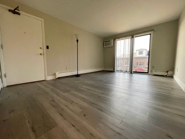 124 Mammoth Rd Apt 21, Hooksett, NH 03106
