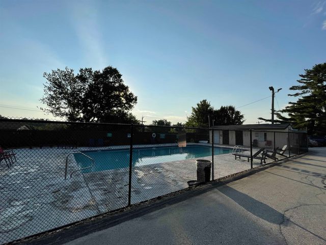 124 Mammoth Rd Apt 21, Hooksett, NH 03106