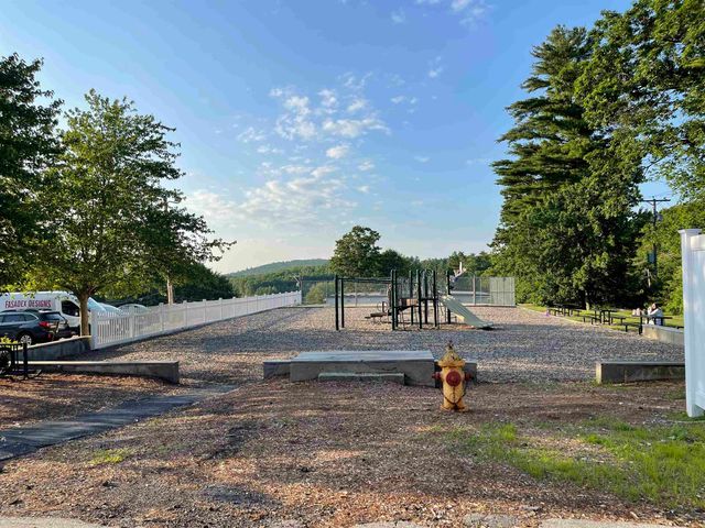 124 Mammoth Rd Apt 21, Hooksett, NH 03106