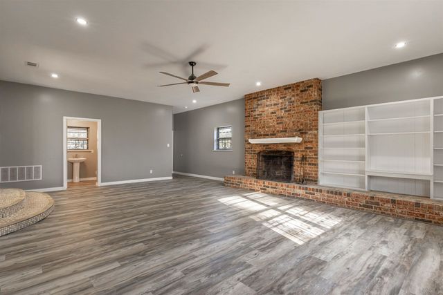 2614 S Lilly St, Longview, TX 75602