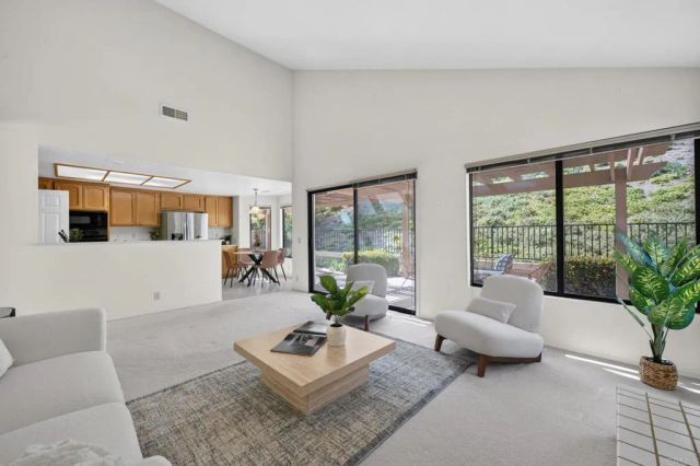 12639 Calle Charmona, San Diego, CA 92128