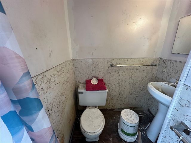 7024 Hermitage St, Homewood Brushton, PA 15208