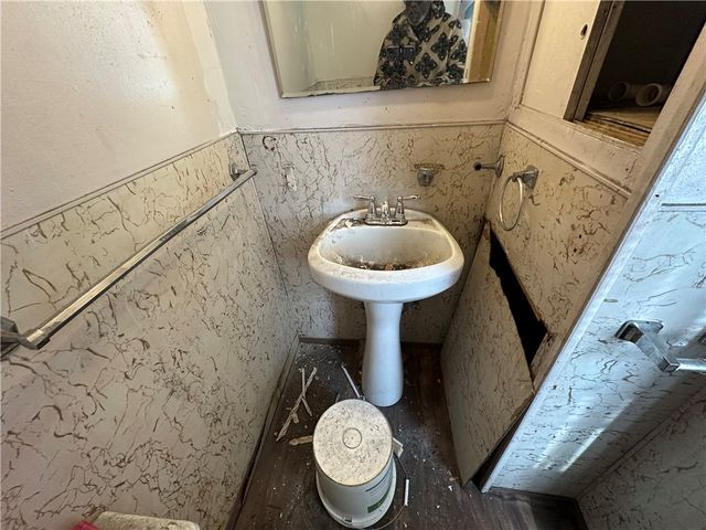 7024 Hermitage St, Homewood Brushton, PA 15208