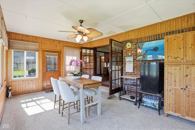 863 W Ashbourne Lane, Greenwood, IN 46142