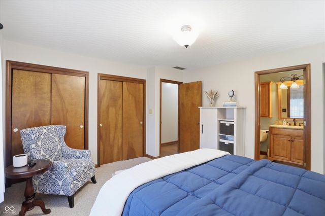 863 W Ashbourne Lane, Greenwood, IN 46142