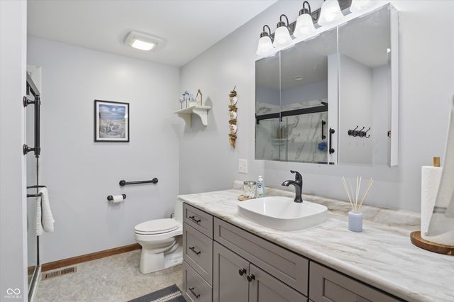 863 W Ashbourne Lane, Greenwood, IN 46142