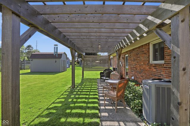 863 W Ashbourne Lane, Greenwood, IN 46142