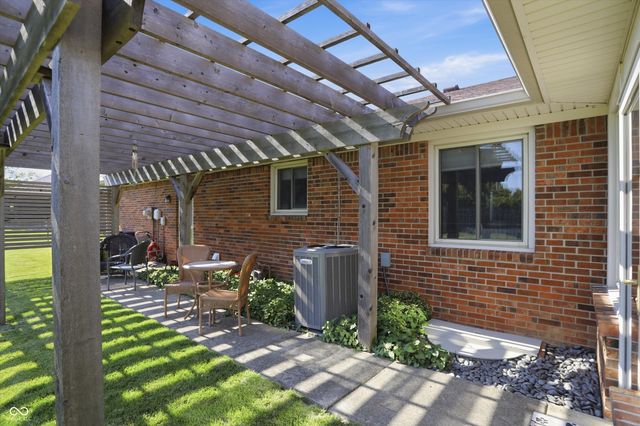 863 W Ashbourne Lane, Greenwood, IN 46142