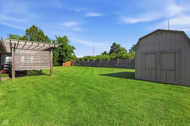 863 W Ashbourne Lane, Greenwood, IN 46142