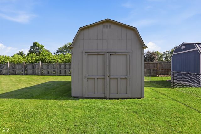 863 W Ashbourne Lane, Greenwood, IN 46142