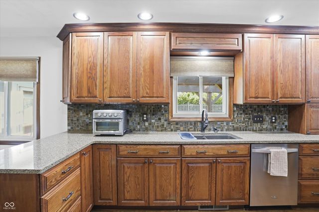 863 W Ashbourne Lane, Greenwood, IN 46142