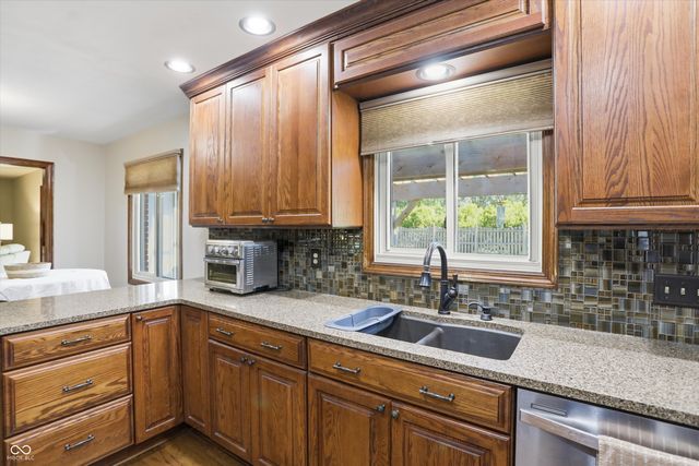 863 W Ashbourne Lane, Greenwood, IN 46142