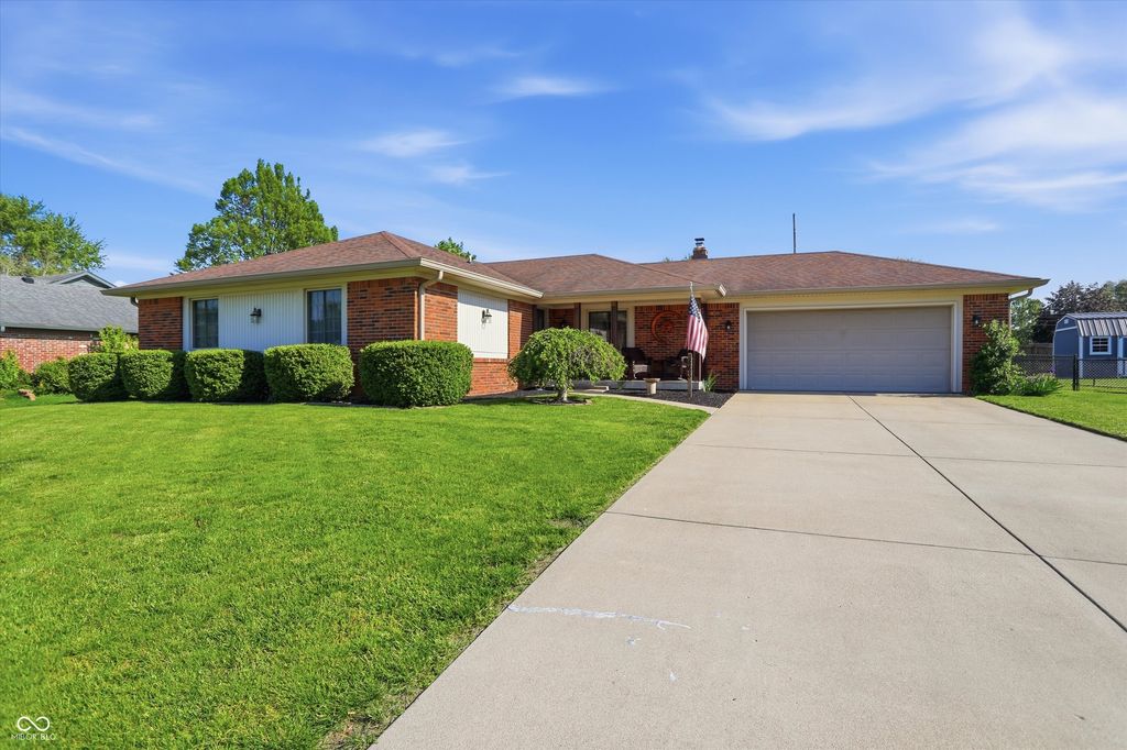863 W Ashbourne Lane, Greenwood, IN 46142
