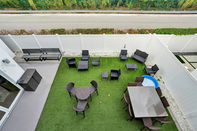 10055 NW 77th St, Doral, FL 33178