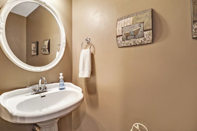 103 Peachtree St, White House, TN 37188