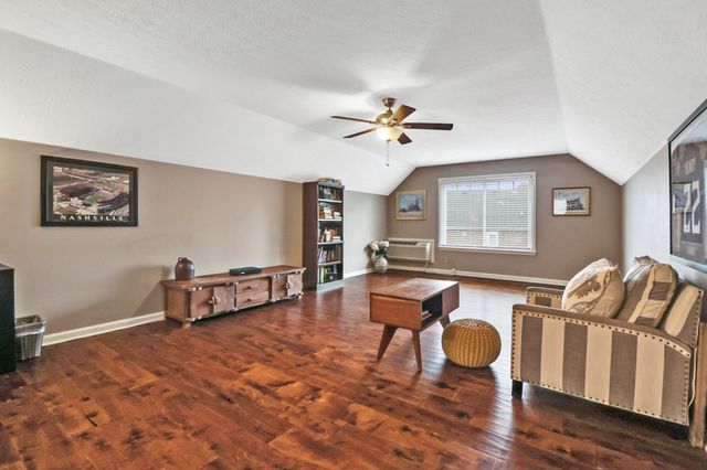 103 Peachtree St, White House, TN 37188