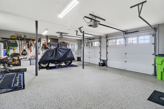 103 Peachtree St, White House, TN 37188