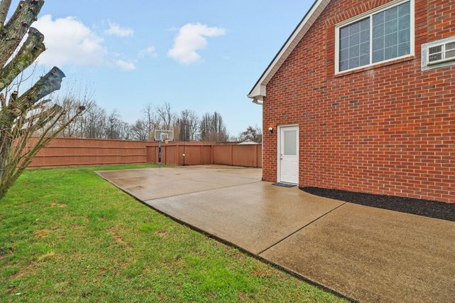 103 Peachtree St, White House, TN 37188