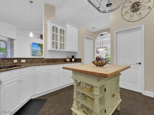 4666 San Antonio LN, Bonita Springs, FL 34134