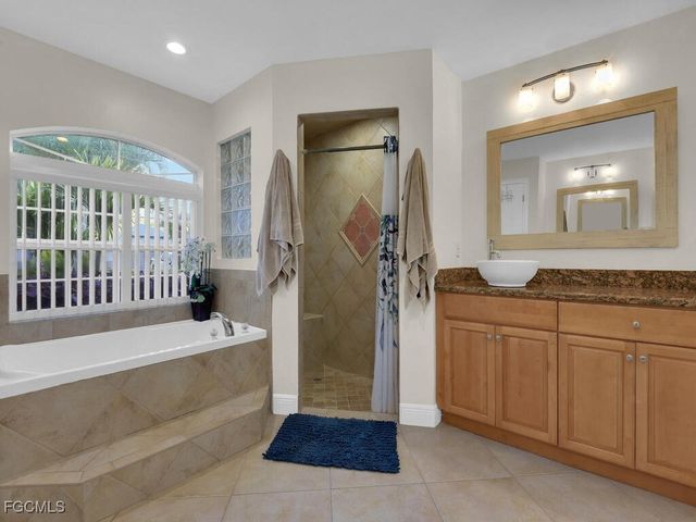 4666 San Antonio LN, Bonita Springs, FL 34134