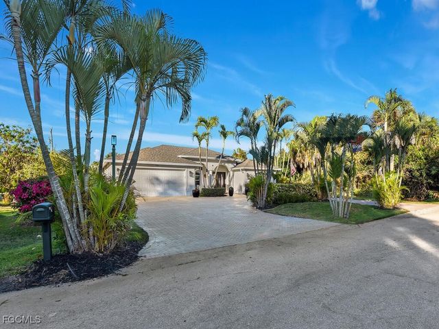 4666 San Antonio LN, Bonita Springs, FL 34134