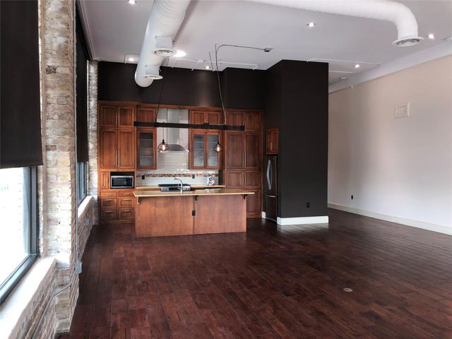110 W 2nd ST Loft B, Taylor, TX 76574