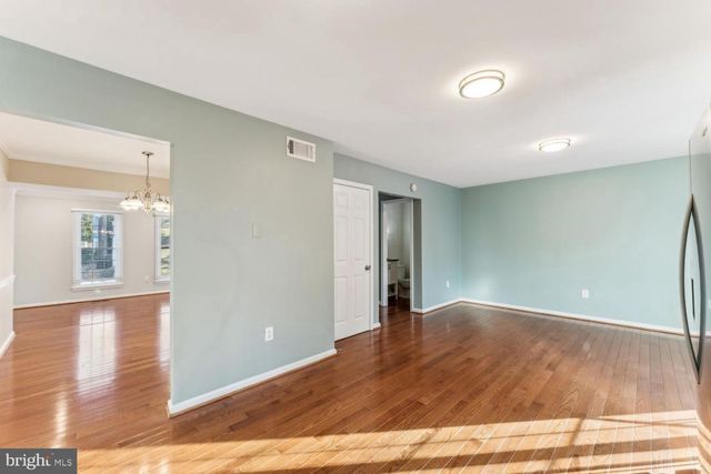 8624 BURLING WOOD DR, Springfield, VA 22152