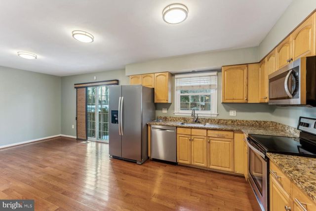 8624 BURLING WOOD DR, Springfield, VA 22152