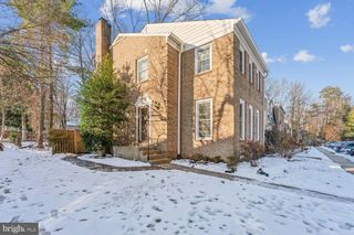 8624 BURLING WOOD DR, Springfield, VA 22152