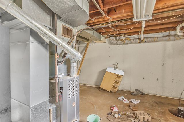 3304 Spring Arbor Road, Jackson, MI 49203