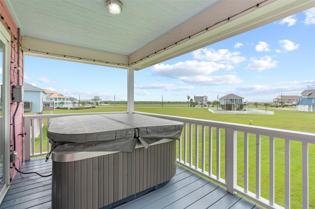 18806 Warrior Road, Galveston, TX 77554