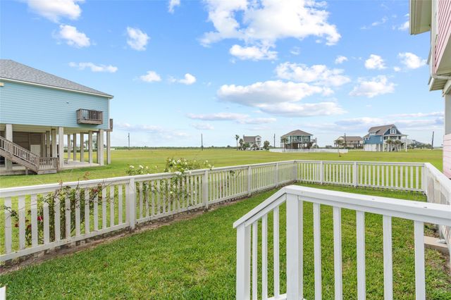 18806 Warrior Road, Galveston, TX 77554