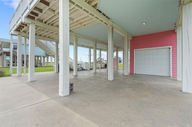 18806 Warrior Road, Galveston, TX 77554