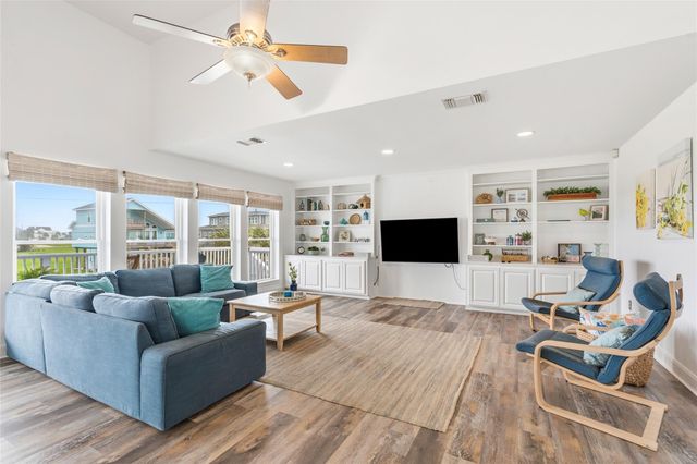 18806 Warrior Road, Galveston, TX 77554