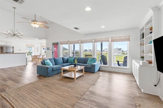 18806 Warrior Road, Galveston, TX 77554