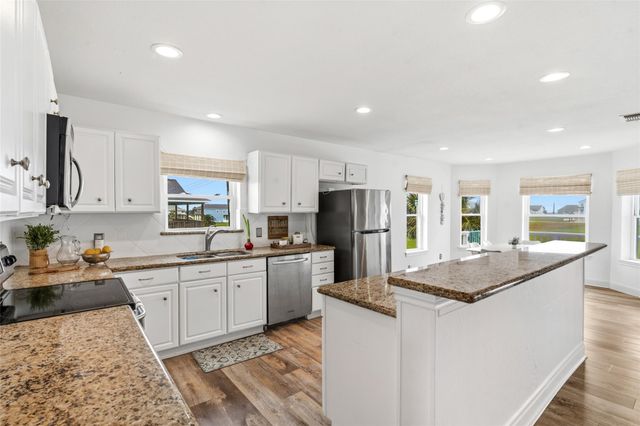18806 Warrior Road, Galveston, TX 77554